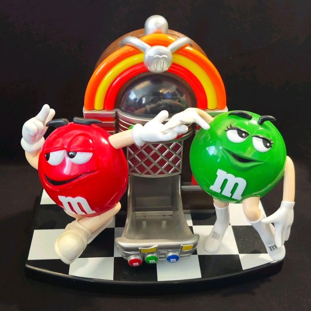 Retro M&M despenser I near new condition.